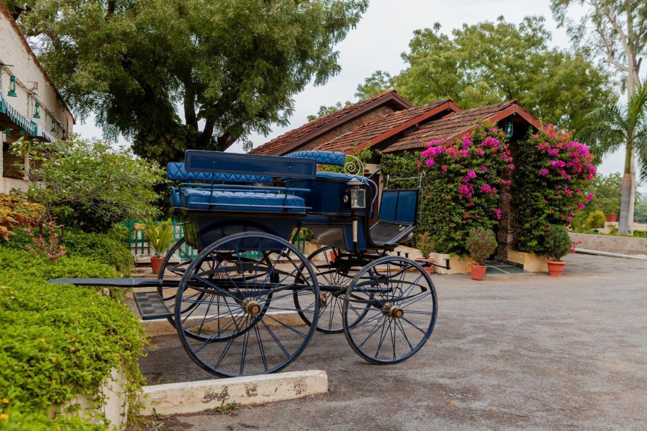 Shikarbadi Hotel - By The Lake Heritage By Hrh Group Of Hotels Udaipur Exterior photo