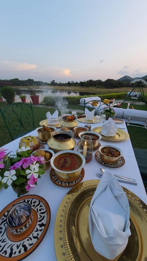 Shikarbadi Hotel - By The Lake Heritage By Hrh Group Of Hotels Udaipur Exterior photo
