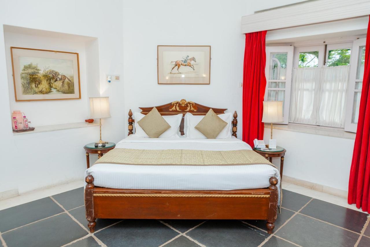 Shikarbadi Hotel - By The Lake Heritage By Hrh Group Of Hotels Udaipur Exterior photo