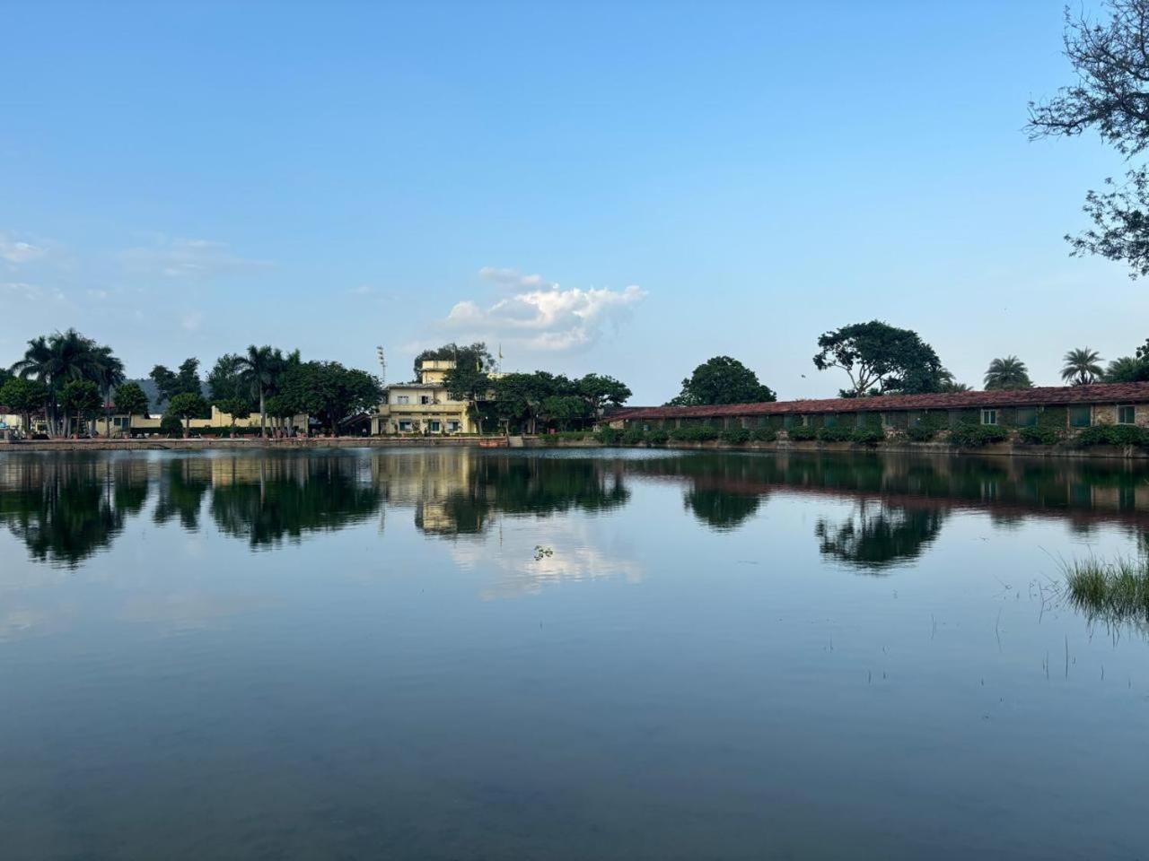 Shikarbadi Hotel - By The Lake Heritage By Hrh Group Of Hotels Udaipur Exterior photo