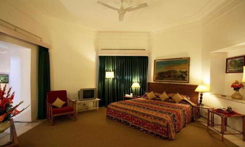Shikarbadi Hotel - By The Lake Heritage By Hrh Group Of Hotels Udaipur Exterior photo