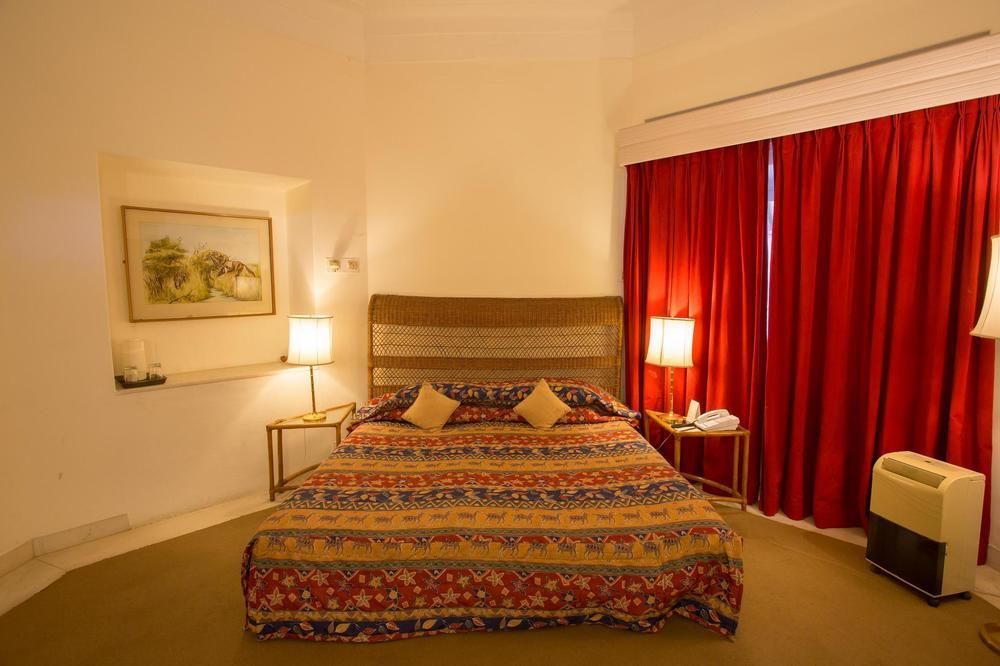 Shikarbadi Hotel - By The Lake Heritage By Hrh Group Of Hotels Udaipur Exterior photo